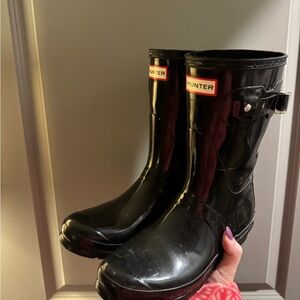 MOVING SALE | Hunter Glossy Black Boots